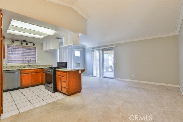 134 N Woodlake Street, Lake Elsinore CA: https://media.crmls.org/medias/dccfaf0d-6207-438f-aa98-b9120f694131.jpg
