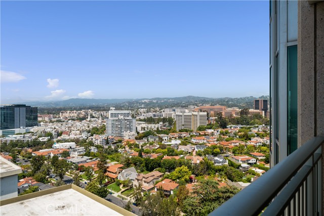 Detail Gallery Image 10 of 39 For 10727 Wilshire Bld #1901,  Los Angeles,  CA 90024 - 2 Beds | 3/1 Baths