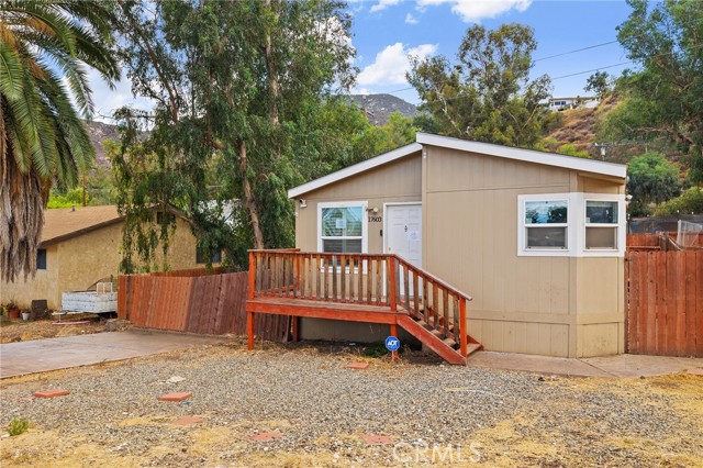17603 Hayes, Lake Elsinore CA: https://media.crmls.org/medias/dcd04082-2d54-403e-a843-a2c42ce0d819.jpg