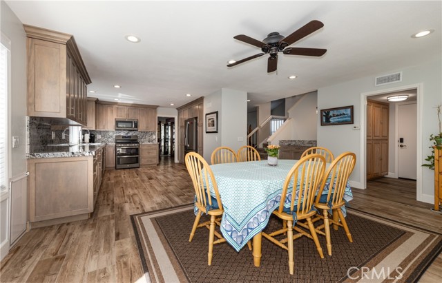 21992 Hoi Circle, Lake Forest CA: https://media.crmls.org/medias/dcd07ab8-5763-4c50-89e8-8aa76e2b2bf4.jpg