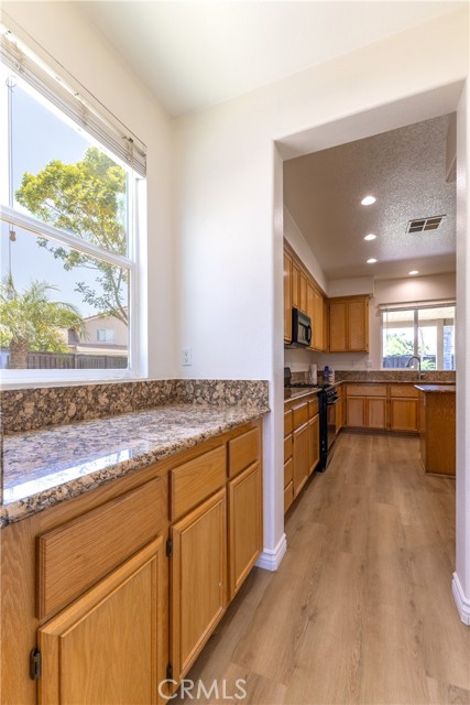 Detail Gallery Image 4 of 36 For 1883 Jasmine Ct, San Jacinto,  CA 92583 - 4 Beds | 2/1 Baths