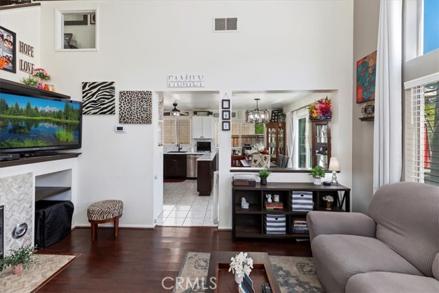 851 Blossomcreek Lane, Corona CA: https://media.crmls.org/medias/dcd16c68-9e82-48b5-85f1-3d285ce2dc3e.jpg