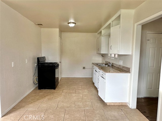 Detail Gallery Image 7 of 18 For 3345 N Miami Ave, Fresno,  CA 93727 - 3 Beds | 1 Baths