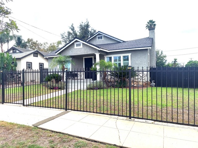 Detail Gallery Image 1 of 1 For 11701 Denver Ave, Los Angeles,  CA 90044 - 3 Beds | 2 Baths