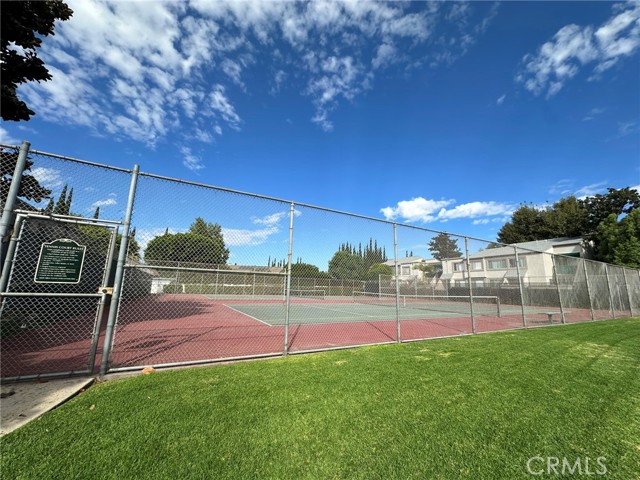 Detail Gallery Image 26 of 28 For 18512 #E Mayall, Northridge,  CA 91324 - 4 Beds | 3 Baths