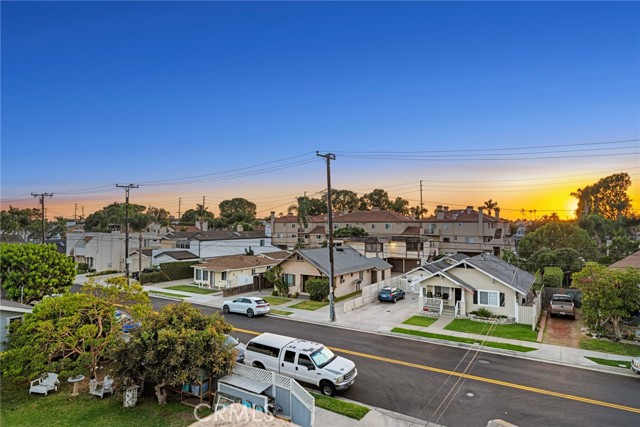 Detail Gallery Image 25 of 65 For 714 Alabama St, Huntington Beach,  CA 92648 - 4 Beds | 4/1 Baths