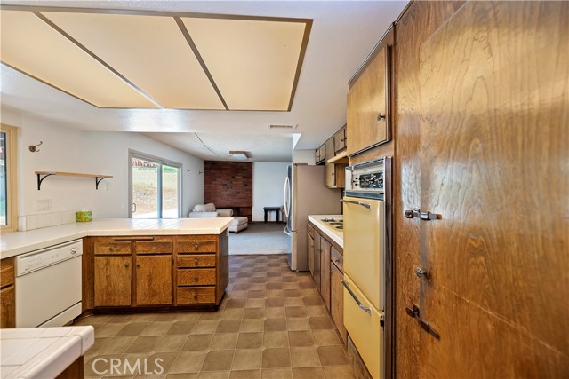 Detail Gallery Image 22 of 64 For 6164 Amberwood Dr, Rancho Cucamonga,  CA 91701 - 4 Beds | 2/1 Baths
