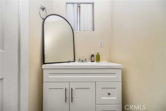 Detail Gallery Image 11 of 21 For 177 N Cypress St, Orange,  CA 92866 - 2 Beds | 1 Baths