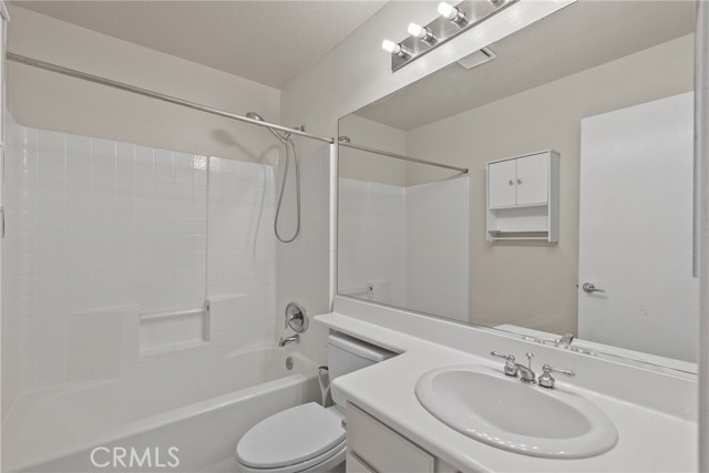 27017 Big Rapids, Valencia CA: https://media.crmls.org/medias/dcd649a8-9293-49e2-a07e-30451c132f8b.jpg