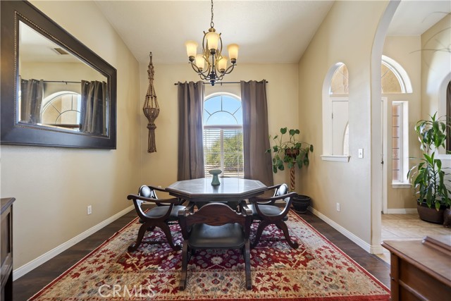 8328 Chateau Road, Phelan CA: https://media.crmls.org/medias/dcd68686-d6e4-44f4-86ca-4ef3857180ad.jpg