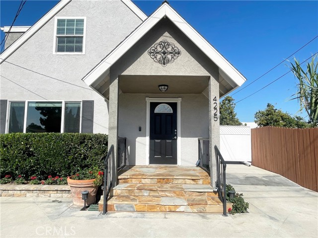 Detail Gallery Image 2 of 35 For 4225 E Court Ave, Orange,  CA 92869 - 3 Beds | 2 Baths