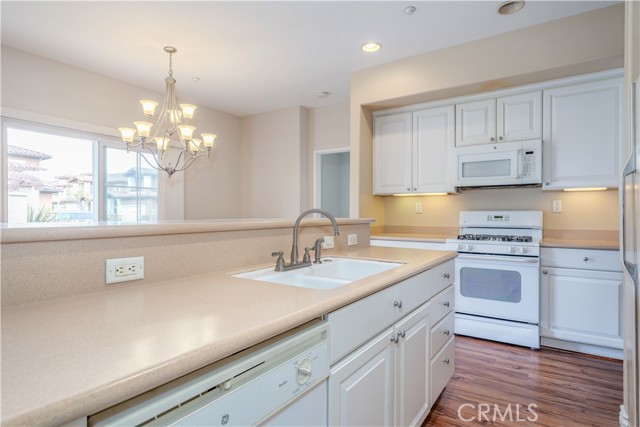Detail Gallery Image 11 of 30 For 17769 Liberty Ln, Fountain Valley,  CA 92708 - 2 Beds | 2 Baths