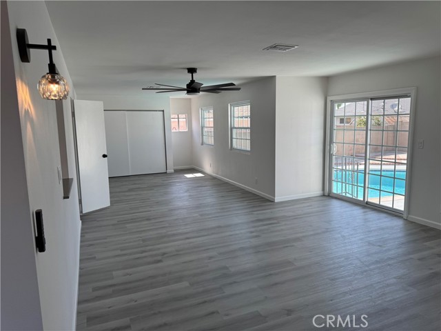 Image 19 of 39 For 5781 Lime Avenue