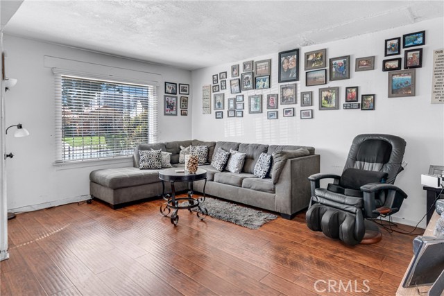 Detail Gallery Image 4 of 18 For 1619 W 71st St, Los Angeles,  CA 90047 - 2 Beds | 1 Baths