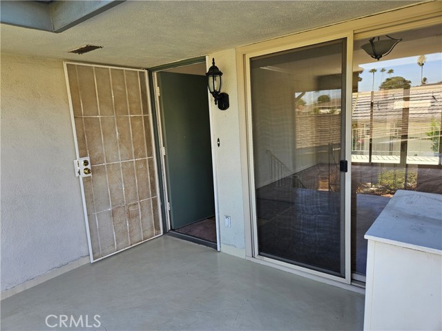 Detail Gallery Image 4 of 39 For 22959 Nadine Cir #B,  Torrance,  CA 90505 - 2 Beds | 1/1 Baths