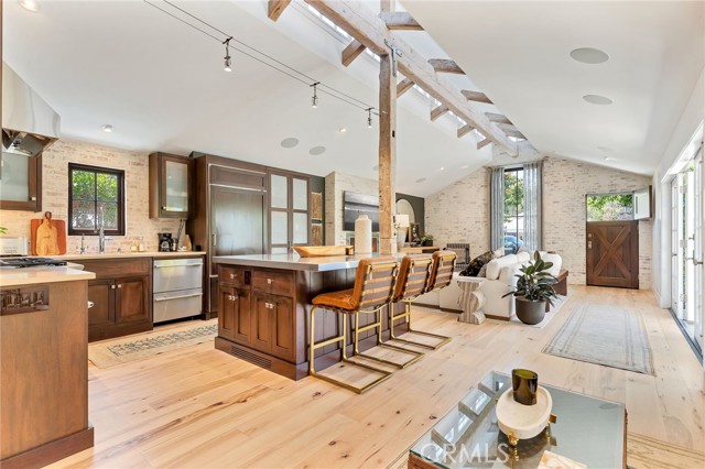 Detail Gallery Image 10 of 23 For 2622 Crestview Dr, Newport Beach,  CA 92663 - 3 Beds | 3 Baths