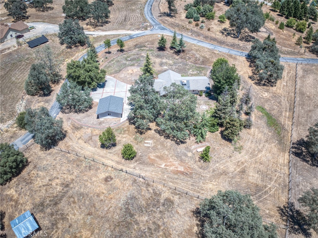 https://media.crmls.org/medias/dcd8a7c4-58bd-47ff-9a03-a7dd021497d1.jpg?preset=X-Large