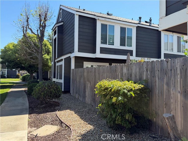 Detail Gallery Image 7 of 61 For 824 N Pasadena Ave #11,  Azusa,  CA 91702 - 2 Beds | 1/1 Baths