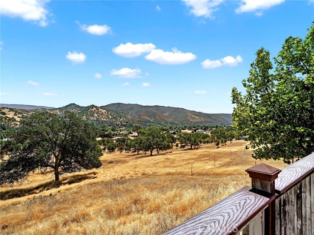 2564 Indian Hill Road, Clearlake Oaks CA: https://media.crmls.org/medias/dcd98980-9954-4a1b-ac82-14111c8cdefc.jpg