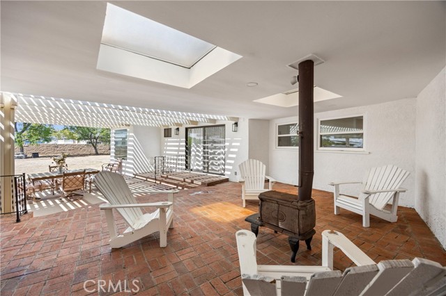 1049 2nd Street, Norco CA: https://media.crmls.org/medias/dcd9c301-751f-4621-86f7-3f03494d0dc6.jpg