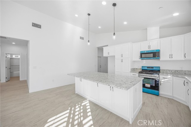 Detail Gallery Image 11 of 61 For 11788 Buckwheat, Pinon Hills,  CA 92371 - 4 Beds | 2 Baths