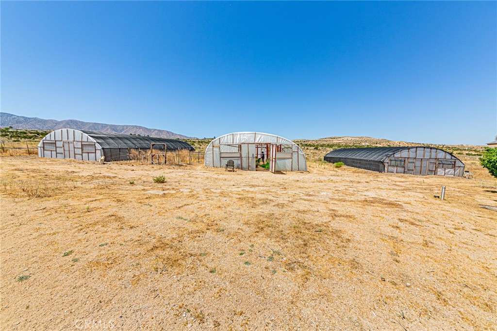 https://media.crmls.org/medias/dcda5c7e-e14d-4ca6-bdf8-1ab1031e6d75.jpg?preset=X-Large