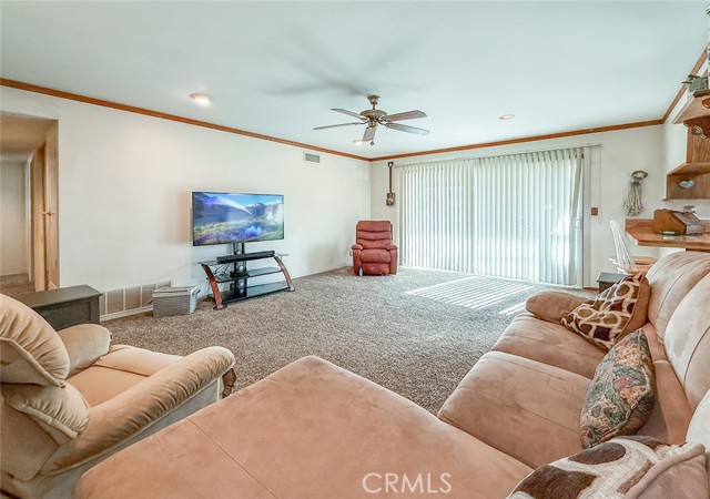 2191 Hilldale Avenue, Simi Valley CA: https://media.crmls.org/medias/dcda65fa-e5f4-4928-8475-44c4f42204d3.jpg