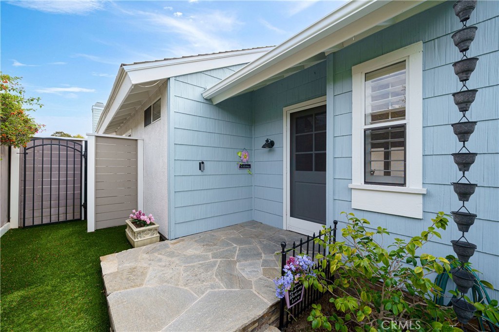 MLS #OC25233246 image #26