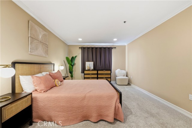 4501 Cedros Avenue, 330 photo 25