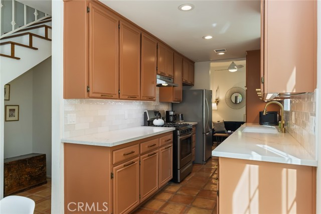 Detail Gallery Image 17 of 55 For 11445 Moorpark, Studio City,  CA 91602 - 2 Beds | 2/1 Baths