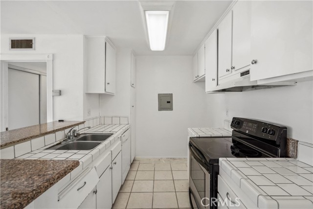 Detail Gallery Image 4 of 29 For 23515 Lyons Ave #284,  Valencia,  CA 91355 - 2 Beds | 2 Baths