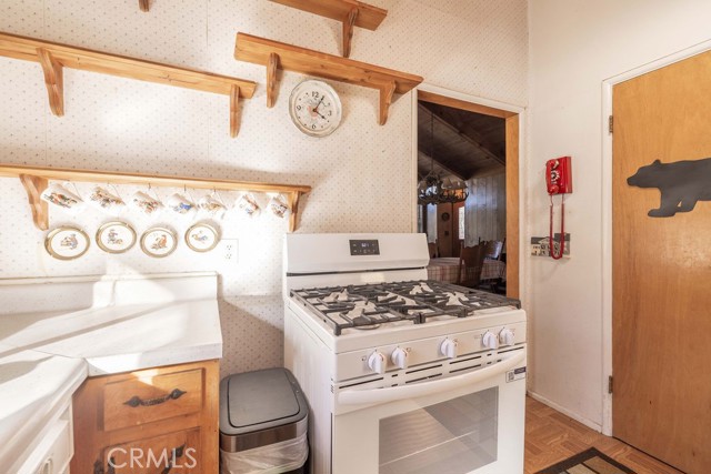 Detail Gallery Image 20 of 42 For 41789 Comstock, Big Bear Lake,  CA 92315 - 4 Beds | 2 Baths