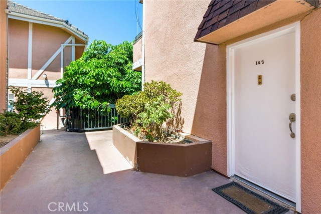 147 West Acacia Avenue, 143 photo 4