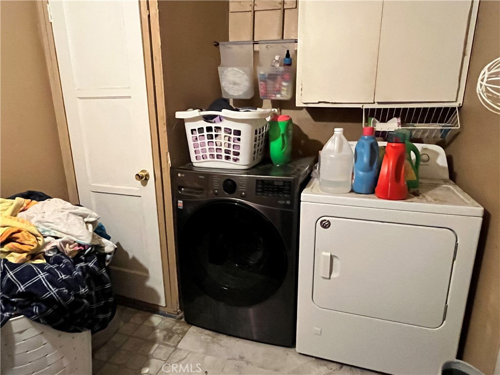 https://media.crmls.org/medias/dcdfccae-19ac-4fd4-be05-bddbd847a517.jpg?preset=X-Large