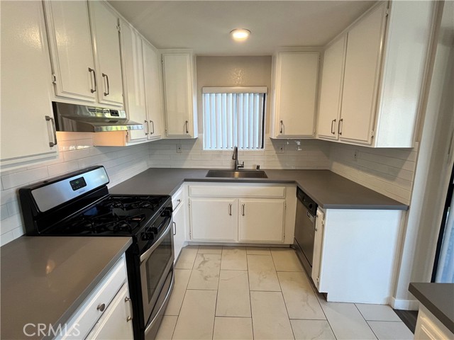 623 E Cedar # A, Burbank, California 91501, 2 Bedrooms Bedrooms, ,2 BathroomsBathrooms,Residential Lease,For Rent,623 E Cedar # A,CRBB24210685