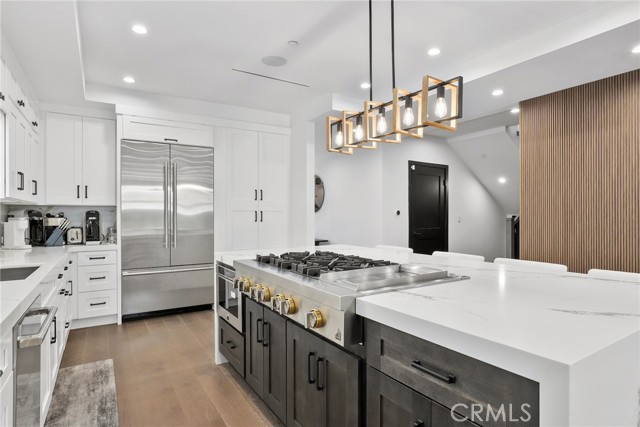 535 N Sierra Bonita Avenue, Los Angeles CA: https://media.crmls.org/medias/dce03094-1852-4863-a5d1-691482bad87d.jpg