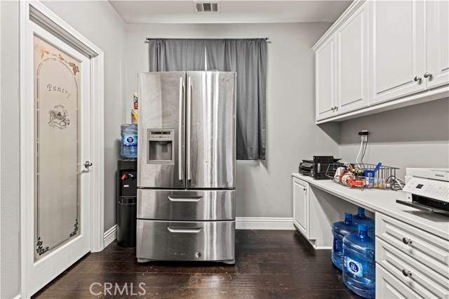 20556 Suzie Lane, Saugus CA: https://media.crmls.org/medias/dce03555-b260-4a1e-9d5b-91770ae0bd2e.jpg