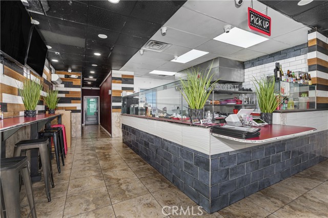 275 9th street, San Bernardino CA: https://media.crmls.org/medias/dce07190-6396-4ceb-88d5-381752b2db16.jpg