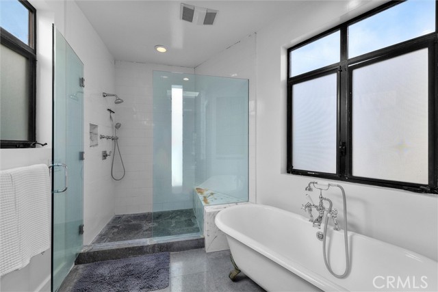 Detail Gallery Image 35 of 51 For 1635 19th St, Manhattan Beach,  CA 90266 - 6 Beds | 4 Baths