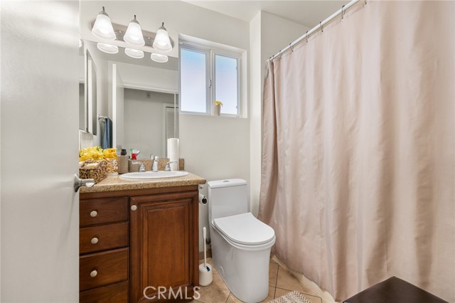 Detail Gallery Image 19 of 31 For 13951 Sherman Way #301,  Van Nuys,  CA 91405 - 2 Beds | 2 Baths