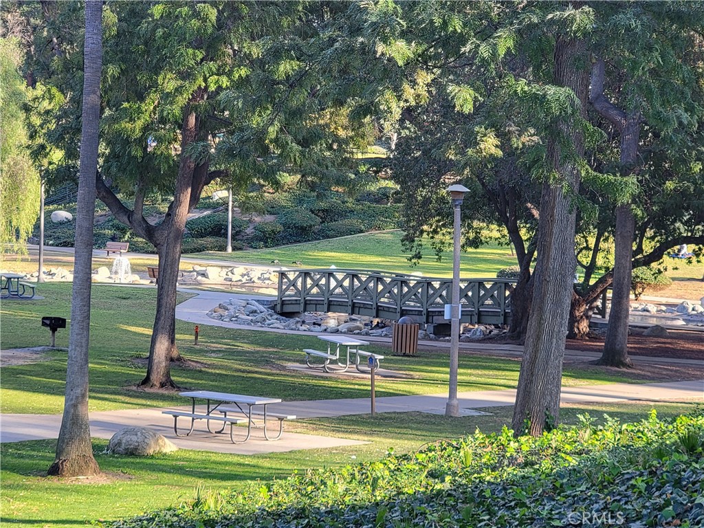 https://media.crmls.org/medias/dce2d694-42a8-48a2-a5ee-3b659a14fd08.jpg?preset=X-Large