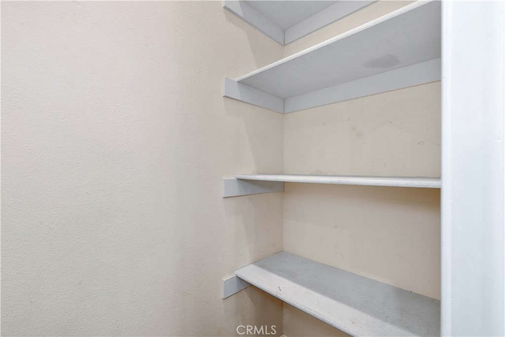 https://media.crmls.org/medias/dce352d1-16ca-4372-b2b2-12042539d233.jpg?preset=X-Large