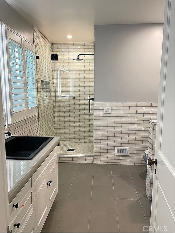 Detail Gallery Image 18 of 37 For 4217 Cedar, Long Beach,  CA 90807 - 4 Beds | 6 Baths