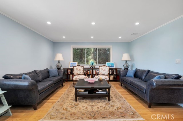 5858 Abernathy Drive, Los Angeles CA: https://media.crmls.org/medias/dce40dfc-9598-4e78-a271-5ff206202471.jpg