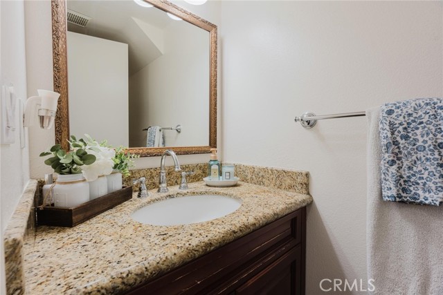 Detail Gallery Image 17 of 44 For 27224 Waterford Dr, Valencia,  CA 91354 - 3 Beds | 2/1 Baths