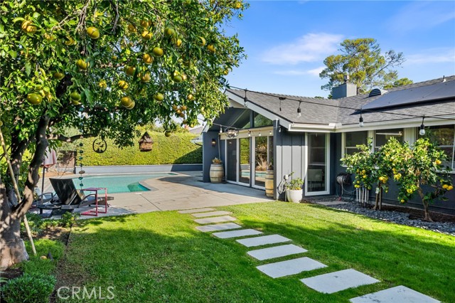 Detail Gallery Image 18 of 23 For 13231 Sandhurst Pl, North Tustin,  CA 92705 - 4 Beds | 2/1 Baths