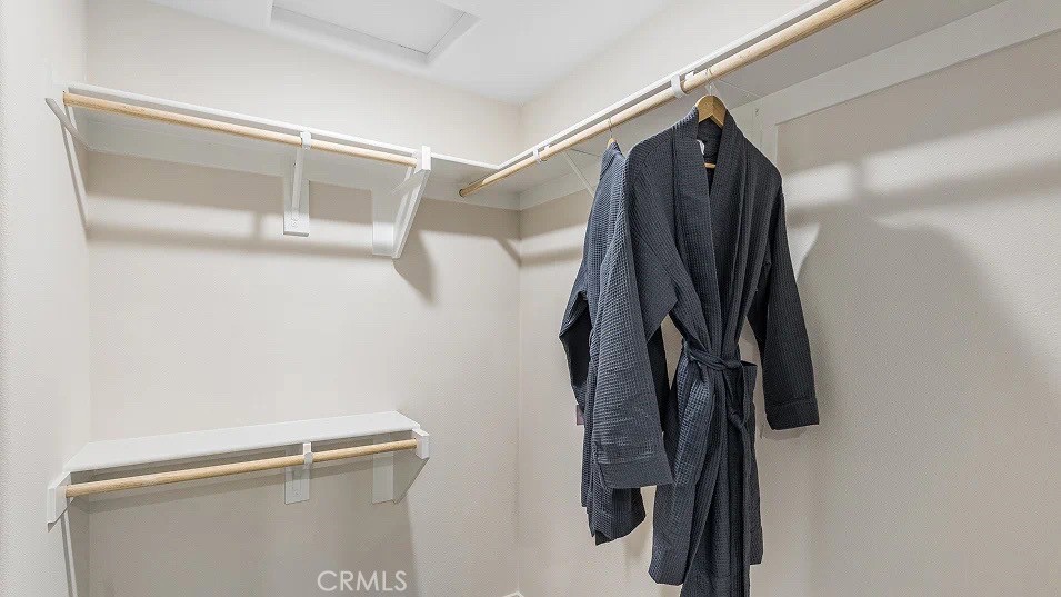 https://media.crmls.org/medias/dce5217c-3566-4caf-b150-056a4206aed2.jpg?preset=X-Large