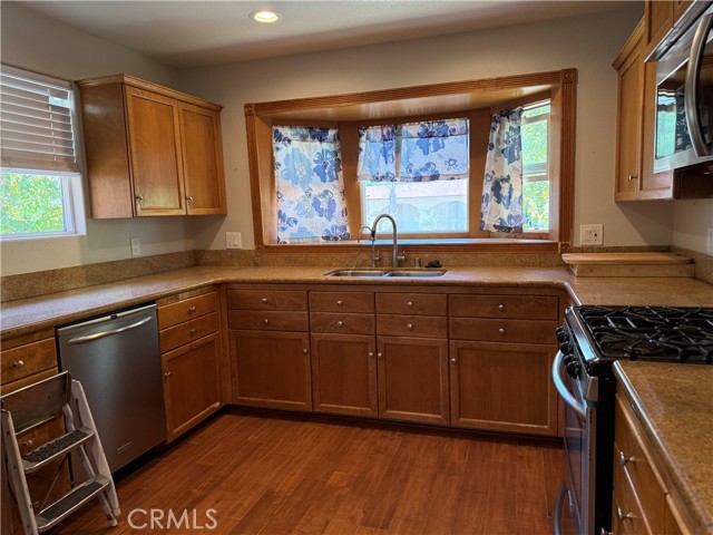 15192 Laguna Avenue, Lake Elsinore CA: https://media.crmls.org/medias/dce531ca-b1f0-4631-b305-210df79cceb6.jpg