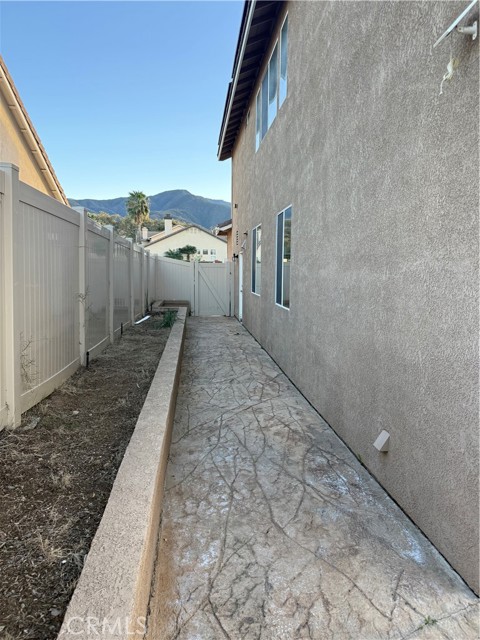 Detail Gallery Image 16 of 18 For 1177 Acapulco, Corona,  CA 92882 - 5 Beds | 2 Baths