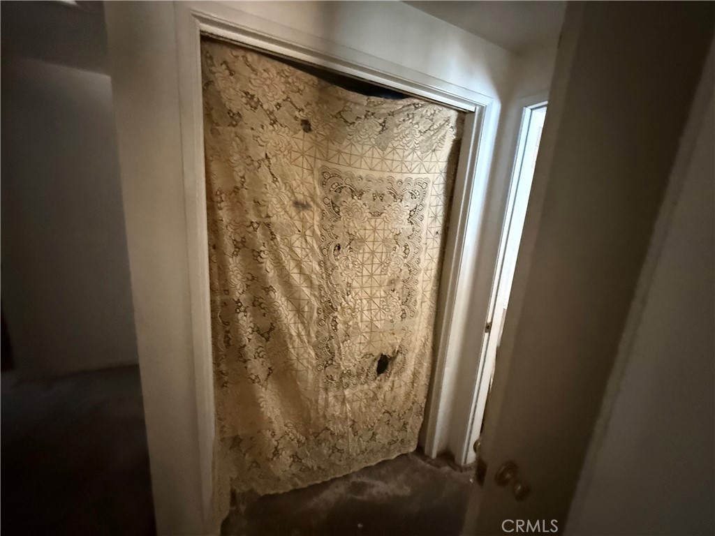 https://media.crmls.org/medias/dce5af0a-912e-4f88-9918-7cc2620444c9.jpg?preset=X-Large